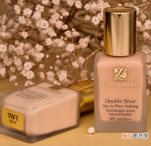 雅诗兰黛Estee Lauder粉底液怎么上妆