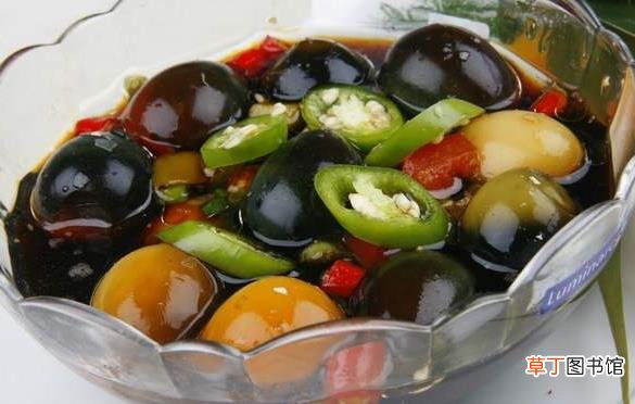 女人不想老太快，4类食物要少吃，3种美容抗衰老的食物可多吃