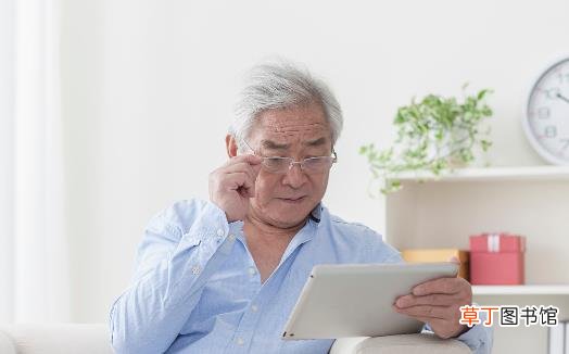 学会四个小妙招缓解老花眼不适 老花眼的注意事项