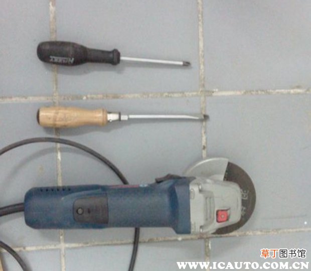车牌螺丝怎么安装，2021车牌螺丝安装教程