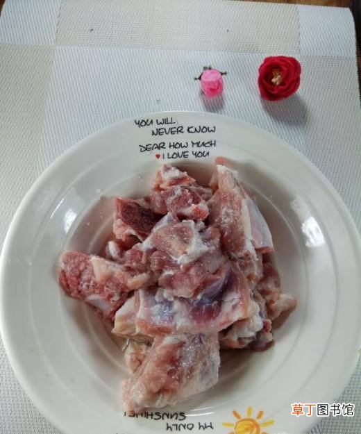 怎样做美味的鸡腿菇土豆烧排骨？