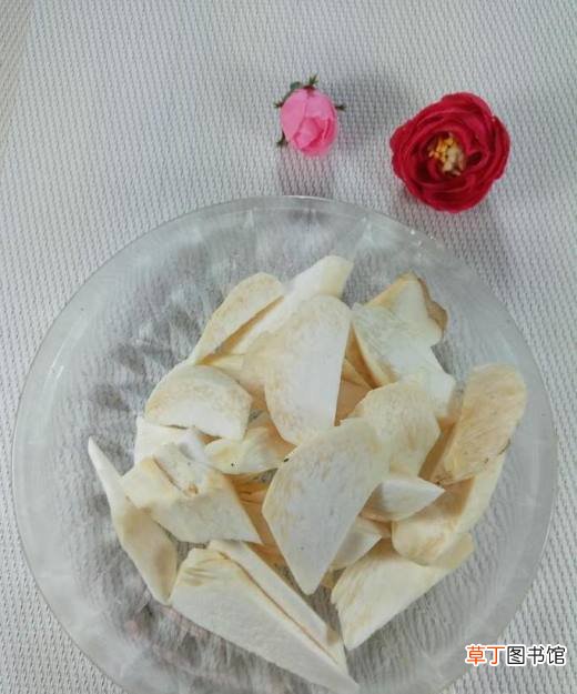 怎样做美味的鸡腿菇土豆烧排骨？