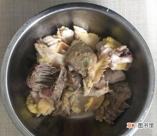 如何做卤鸡肉？