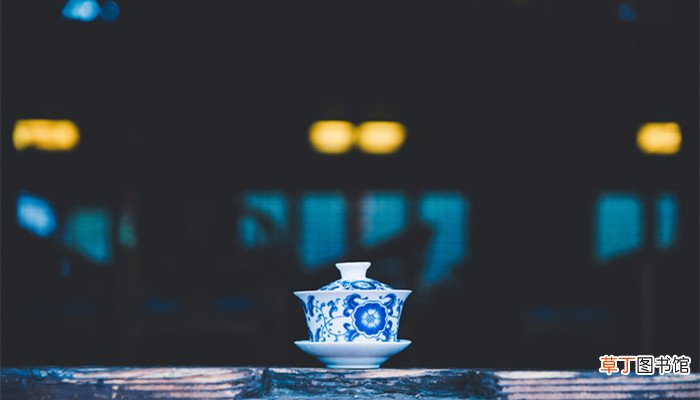 青花表达了什么情感 青花表达了的情感是什么