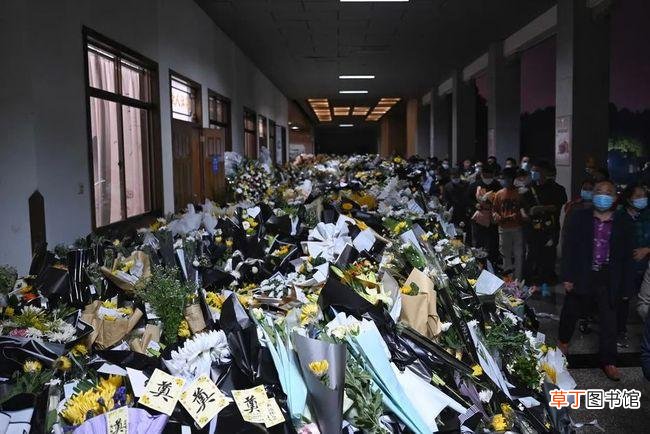 长沙哪家花店借追悼会行骗？ 长沙花店收钱假送花祭奠袁老