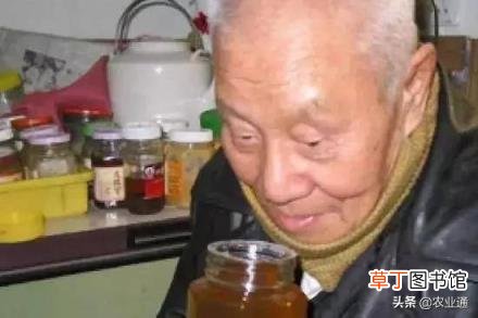 如何识别蜂蜜的真假 100%纯蜂蜜多少钱一斤