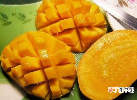 芒果怎么吃？芒果怎样剥皮？芒果剥皮方法