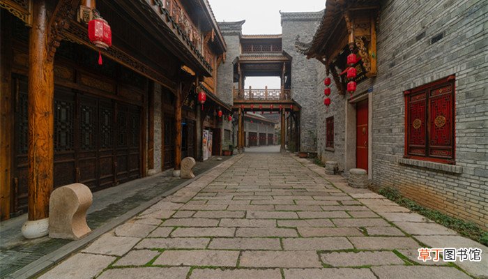 走月亮有几个自然段怎么分 走月亮共有几个自然段怎么分