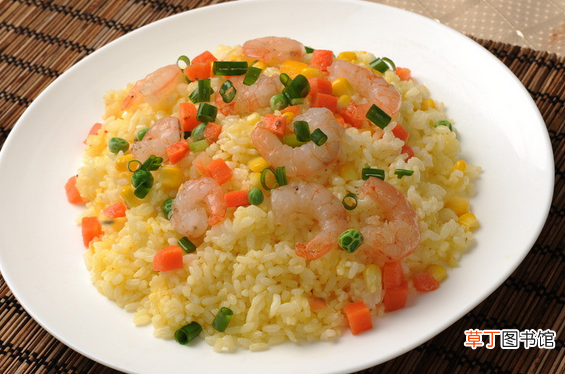 彩色虾仁饭怎么做 彩色虾仁饭的材料和做法