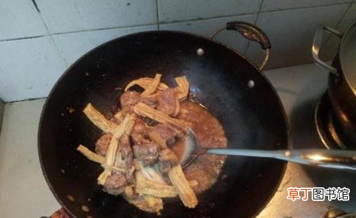 腐竹焖鸭肉的家常做法