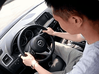 方向盘打一圈是多少度,方向盘一圈90度图解