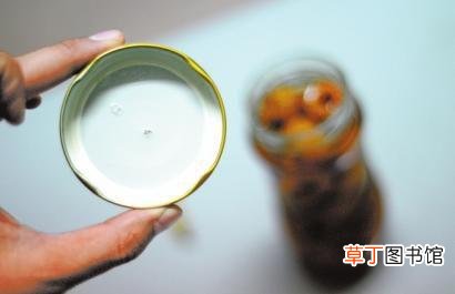 瓶盖打不开怎么办？三招让你轻松拧开瓶盖