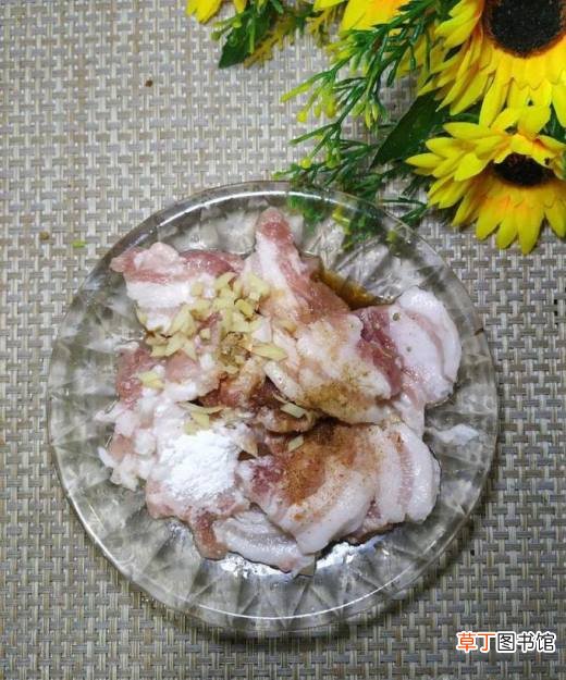 怎样做美味的黄瓜圣女果炒肉？