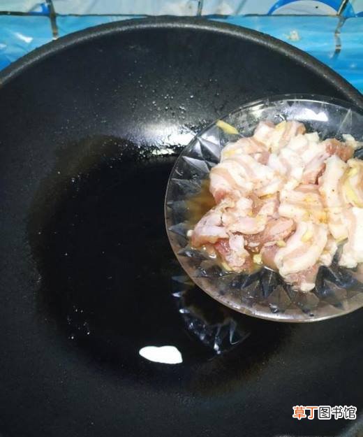 怎样做美味的黄瓜圣女果炒肉？