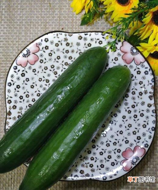 怎样做美味的黄瓜圣女果炒肉？