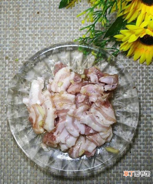 怎样做美味的黄瓜圣女果炒肉？
