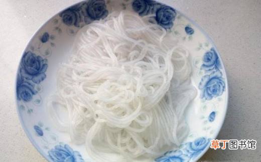 绿豆芽韭菜炒粉的家常做法
