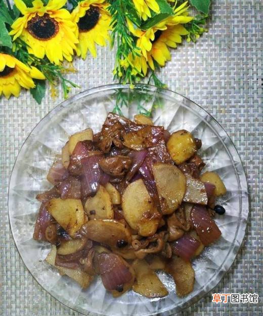 怎样做美味的豆豉洋葱土豆炒大肠？