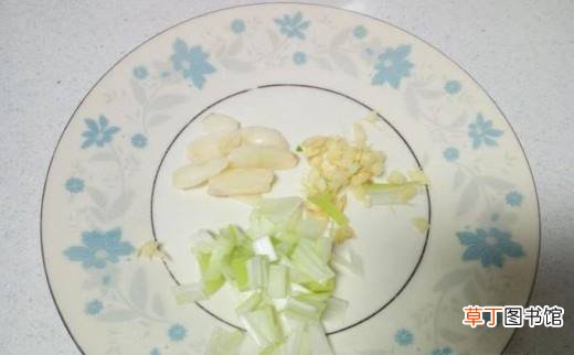 莴笋青椒炒肉片的家常做法