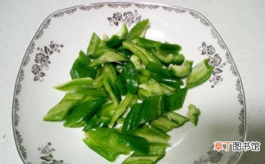 莴笋青椒炒肉片的家常做法