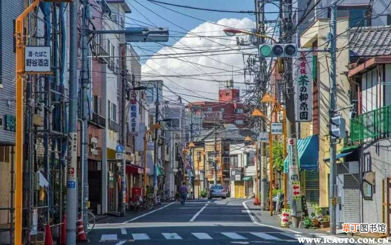 日本人不买雷克萨斯的原因，月薪多少养起得雷克萨斯