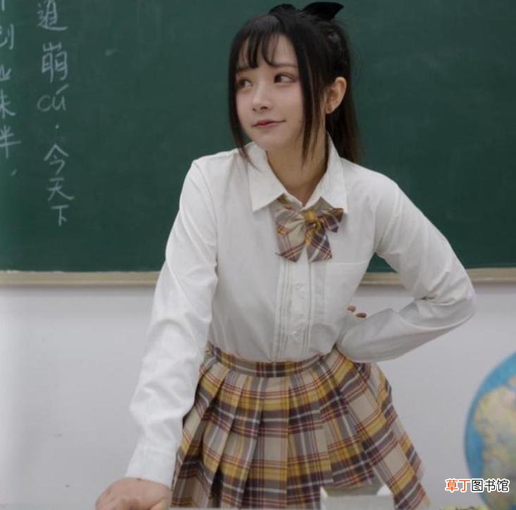 95后老师上课穿JK惹争议-