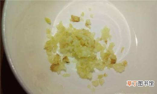 玉米炖排骨架的家常做法