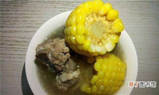 玉米炖排骨架的家常做法