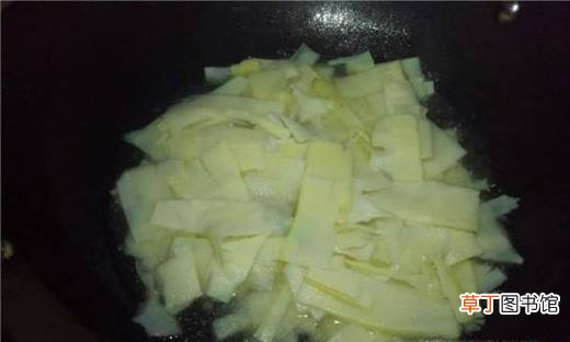 竹笋炒肉的做法