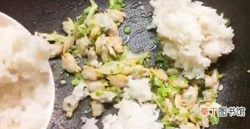 滋香酱油炒饭怎么做？