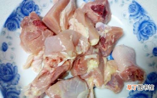 鸡腿炖芸豆土豆的家常做法