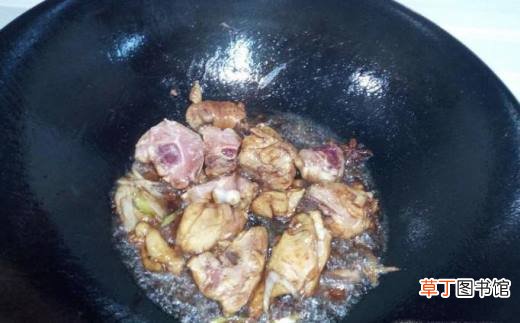 鸡腿炖芸豆土豆的家常做法