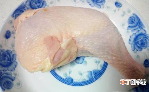 鸡腿炖芸豆土豆的家常做法