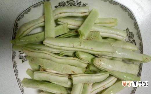 鸡腿炖芸豆土豆的家常做法