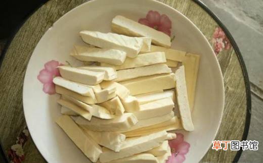 香干火腿肠炒杏鲍菇的做法