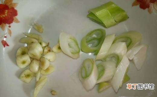 香干火腿肠炒杏鲍菇的做法