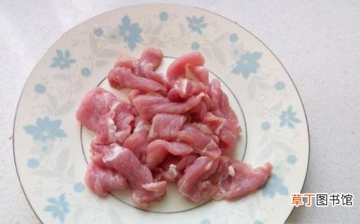 杏鲍菇圆葱炒肉的家常做法
