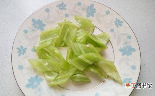 杏鲍菇圆葱炒肉的家常做法