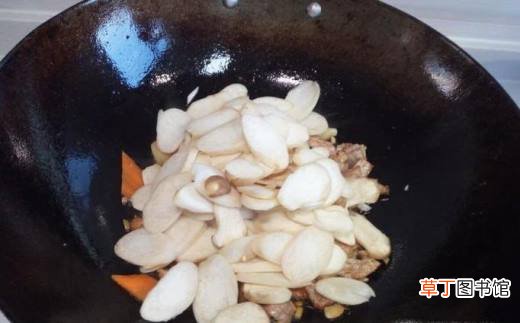 杏鲍菇圆葱炒肉的家常做法