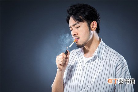 口腔溃疡可以抽烟喝酒吗