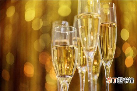 口腔溃疡可以抽烟喝酒吗