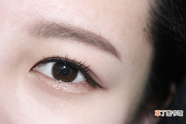 内双眼皮如何画眼妆 内双眼皮化妆技巧
