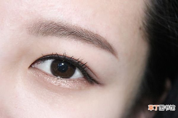 内双眼皮如何画眼妆 内双眼皮化妆技巧