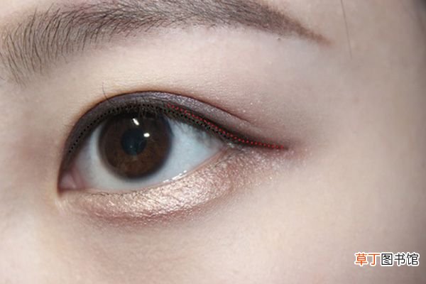 内双眼皮如何画眼妆 内双眼皮化妆技巧