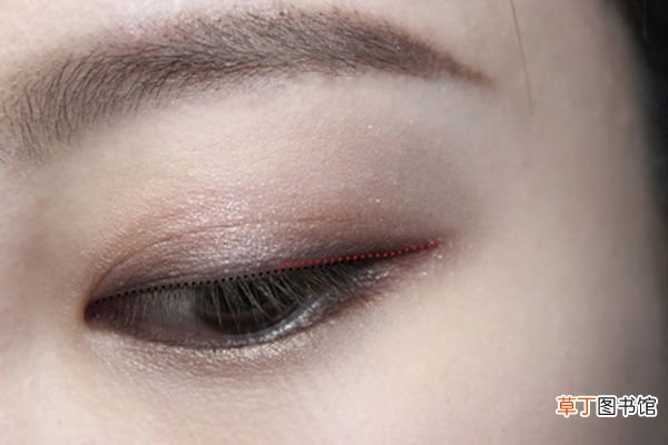 内双眼皮如何画眼妆 内双眼皮化妆技巧
