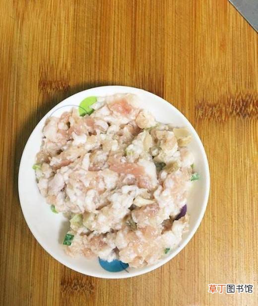 肉糜木耳毛豆米蒸豆腐的家常做法