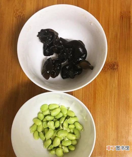 肉糜木耳毛豆米蒸豆腐的家常做法