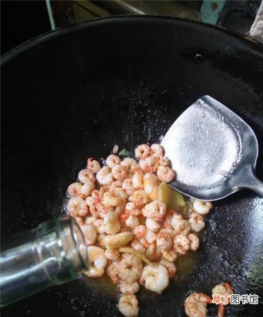虾仁炒青椒的家常做法
