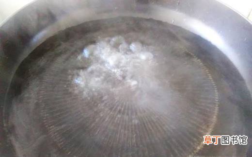 香爆鸡肠的做法