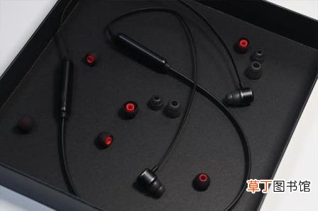 耳机的正确使用方法以及优缺点介绍 磁吸蓝牙耳机怎么用